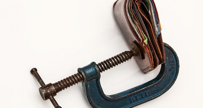 How To Easily Consolidate Debt And Start Saving Money