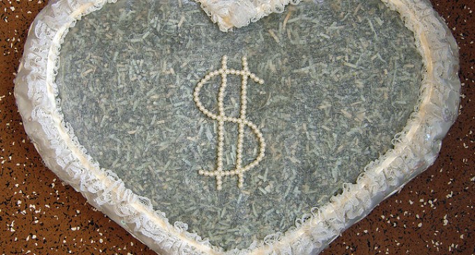 How To Have A Healthy Relationship With Money
